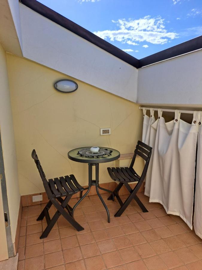 Mansarda Di Grazy Lägenhet Citta Sant'Angelo Exteriör bild